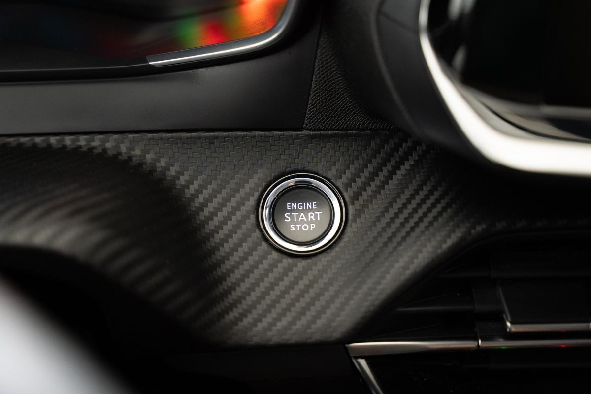 peugeot-208-2021-eletrico-500cc