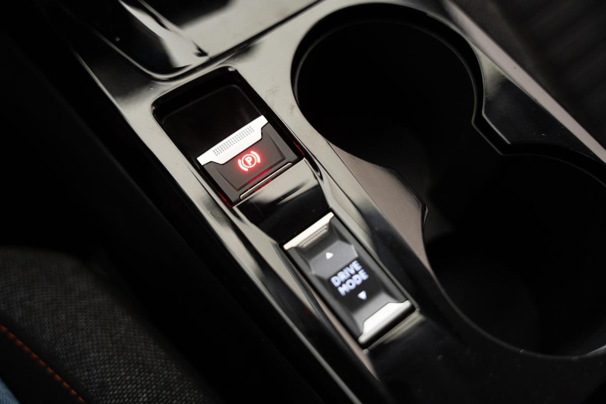 peugeot-208-2021-eletrico-500cc