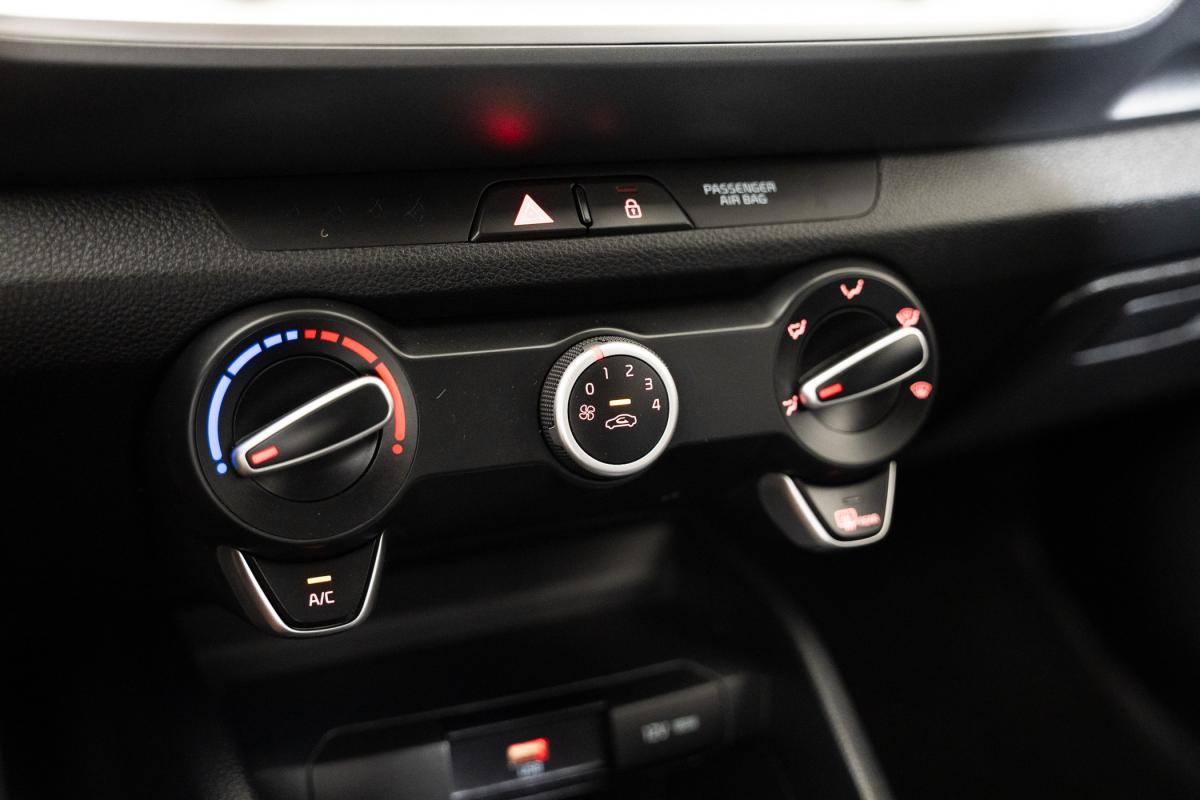 kia-stonic-2024-gasolina-1197cc
