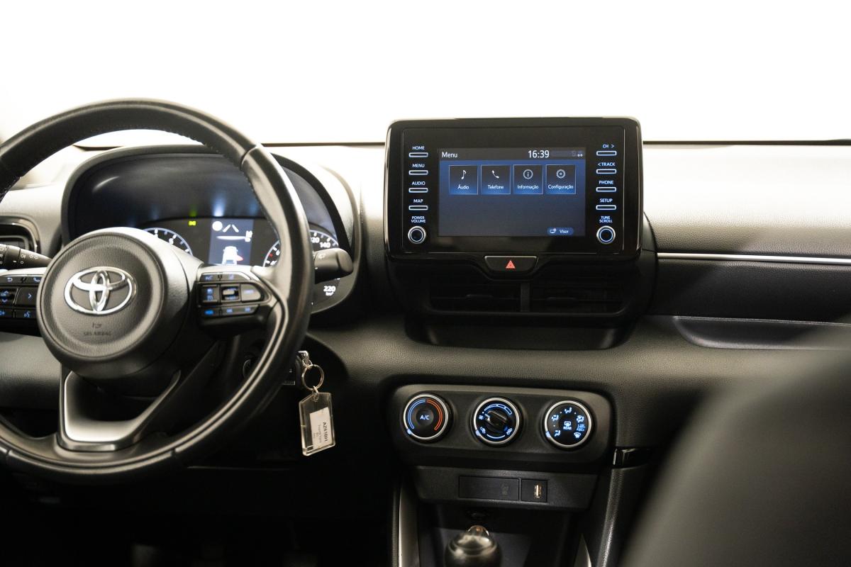 toyota-yaris-2022-gasolina-1490cc