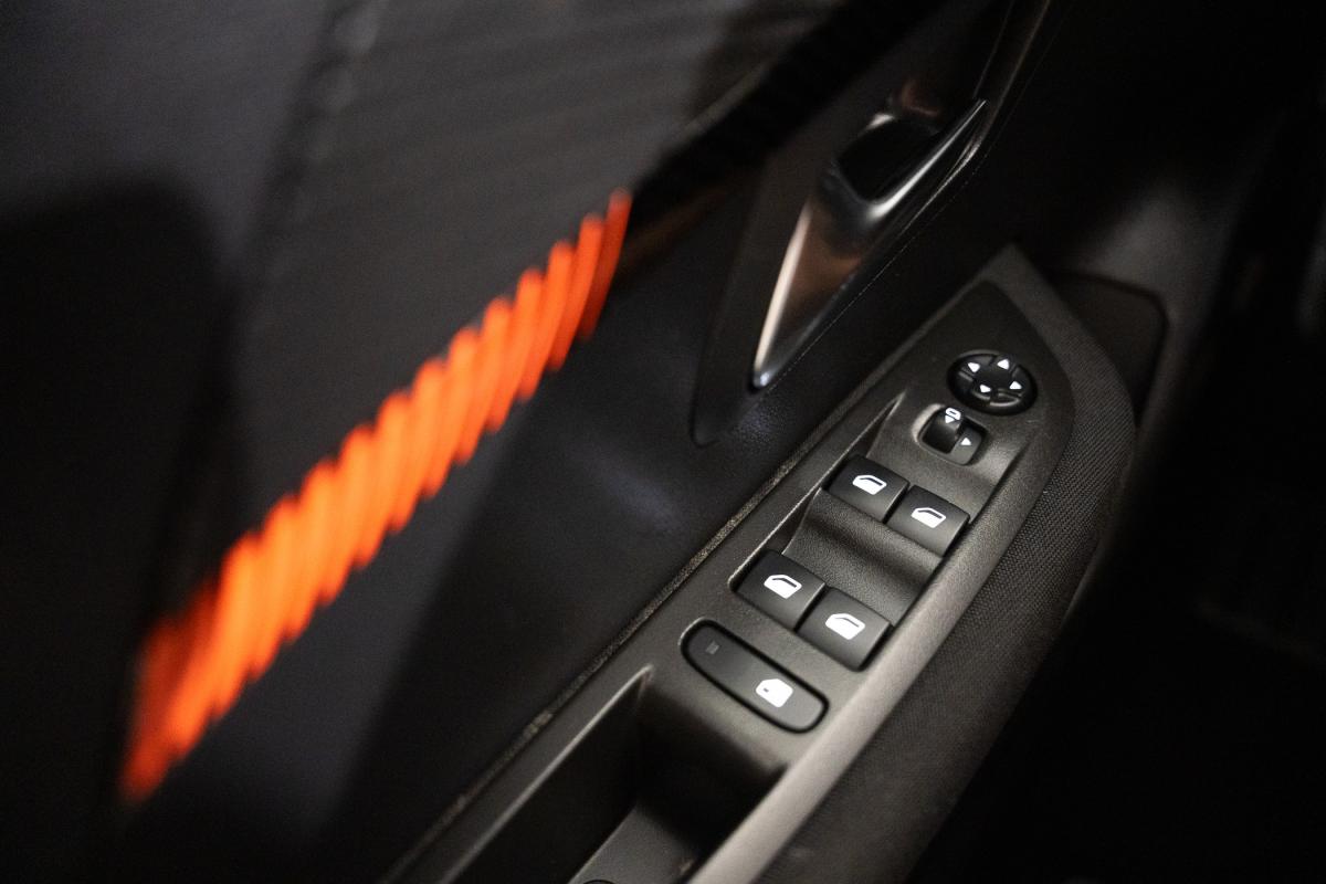 peugeot-208-2022-gasolina-1199cc