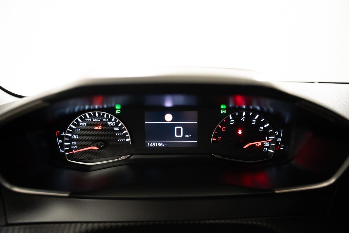 peugeot-208-2022-gasolina-1199cc