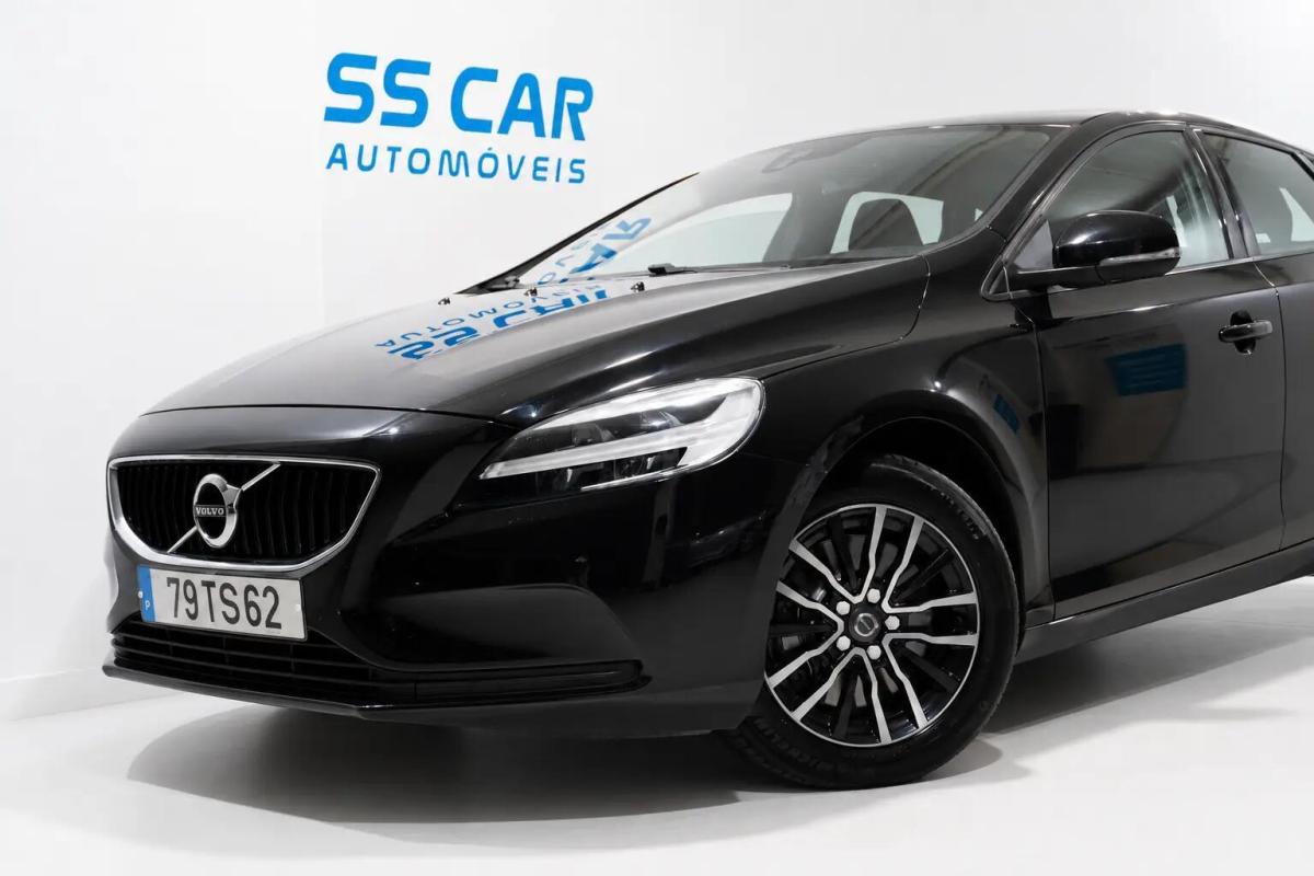 volvo-v40-cross-country-2017-diesel-1969cc