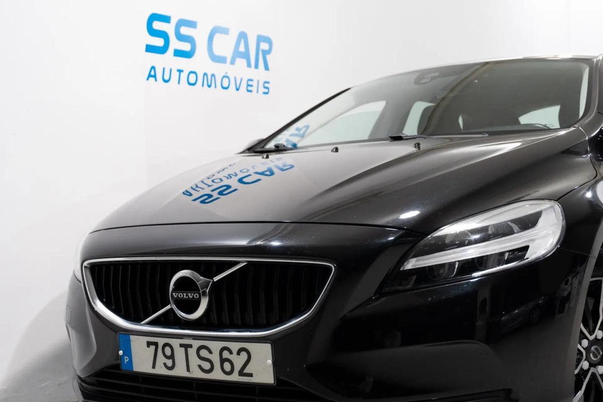 volvo-v40-cross-country-2017-diesel-1969cc