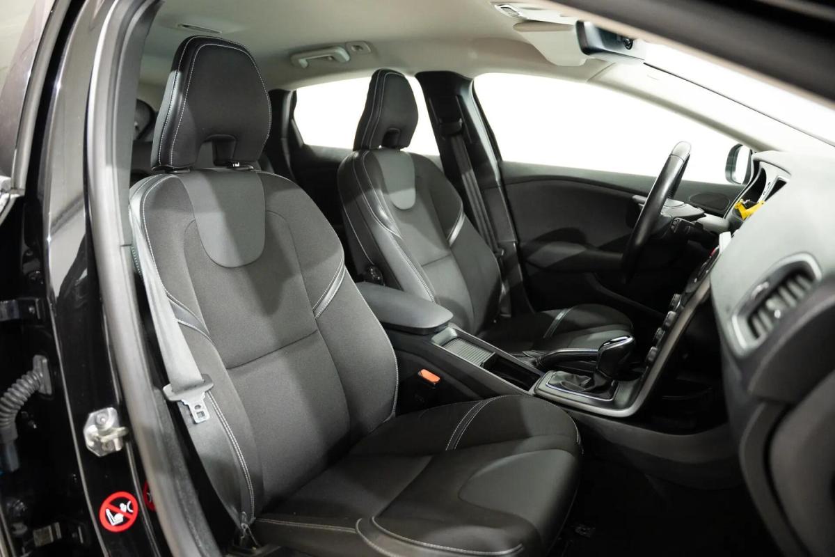 volvo-v40-cross-country-2017-diesel-1969cc