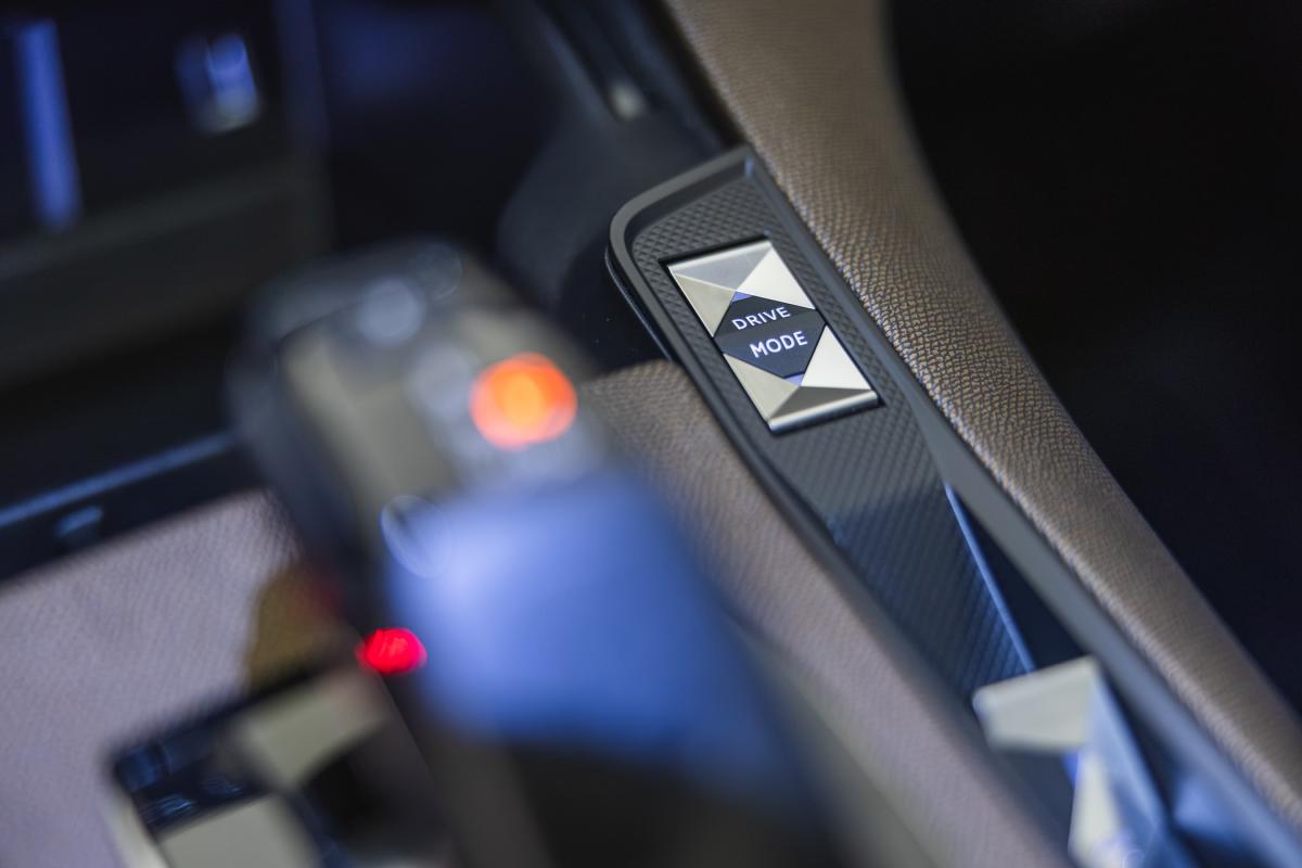 ds-ds-7-crossback-2020-hibrido-a-gasolina-1598cc