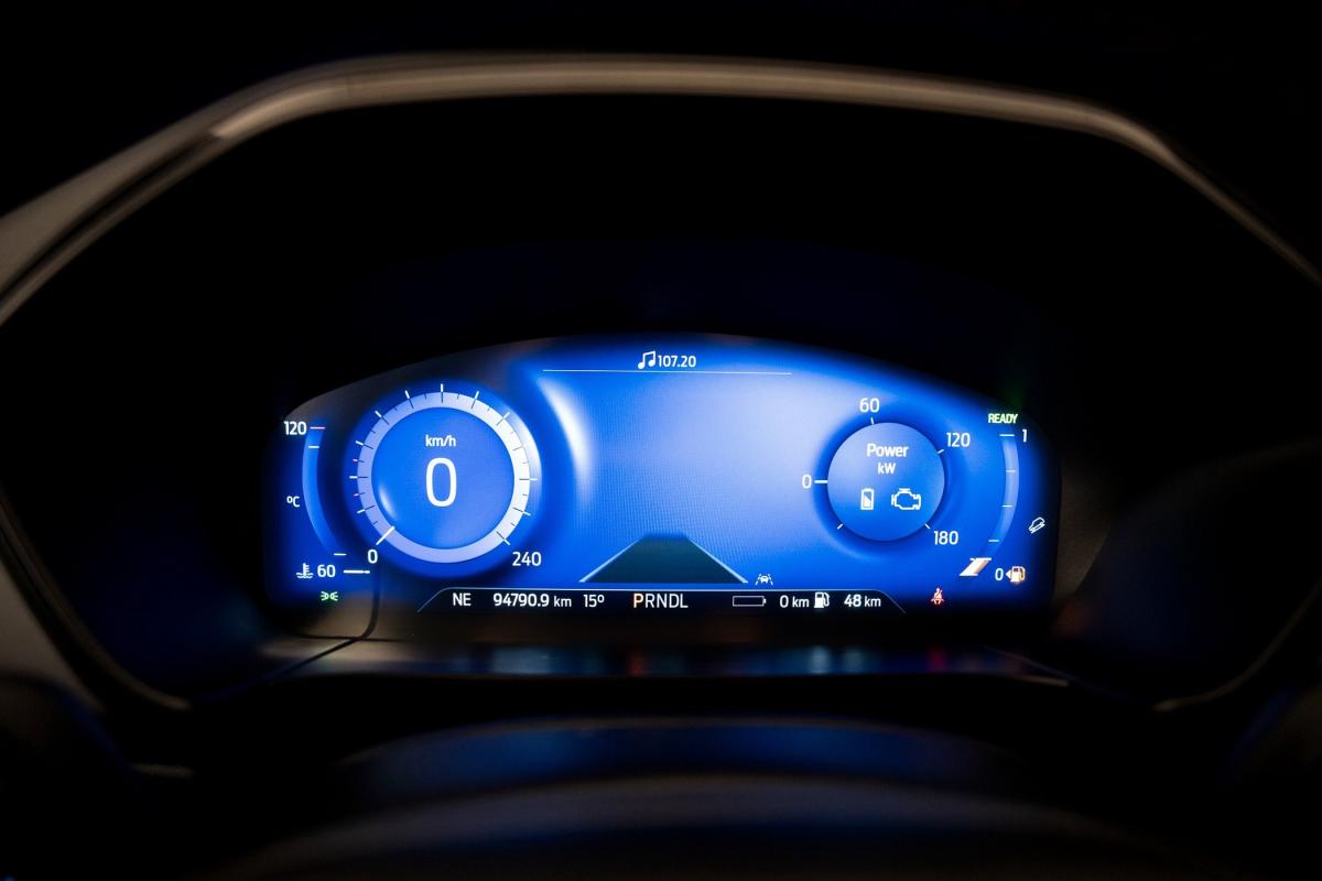 ford-kuga-2023-hibrido-a-gasolina-2488cc
