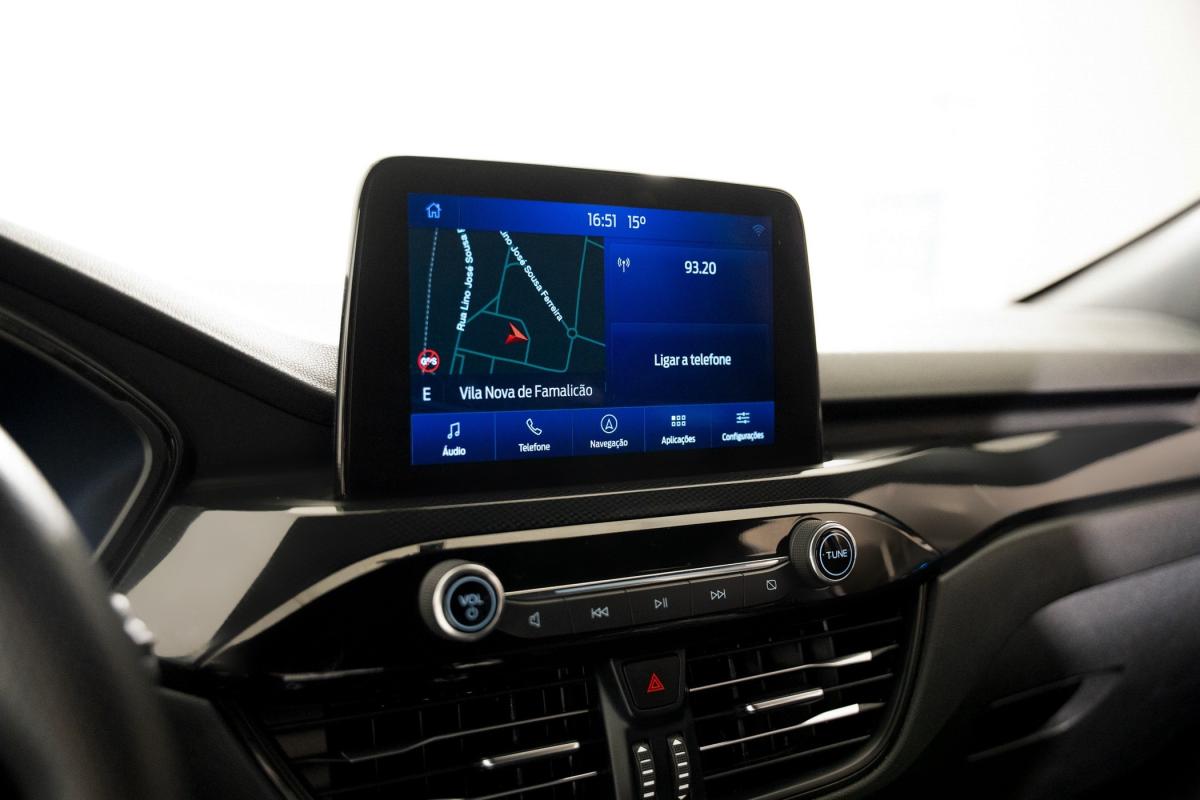 ford-kuga-2023-hibrido-a-gasolina-2488cc