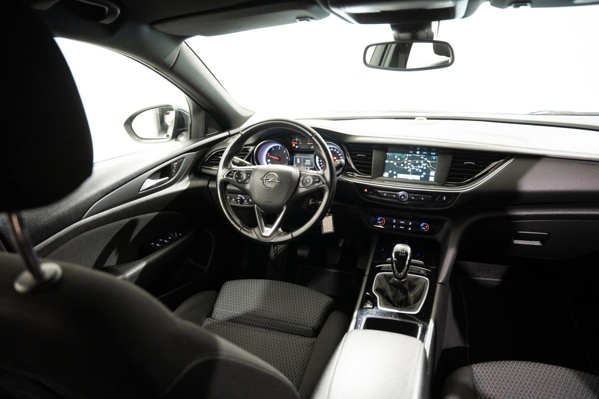 opel-insignia-sports-tourer-2021-diesel-1496cc