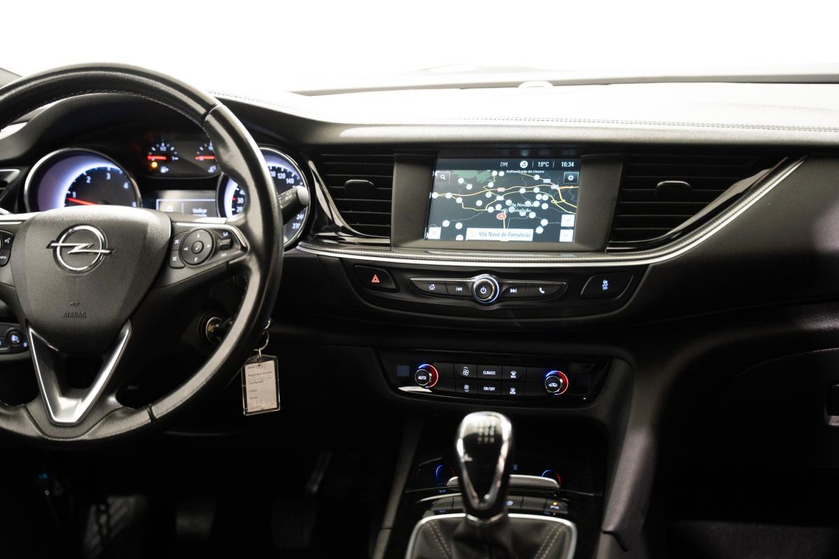 opel-insignia-sports-tourer-2021-diesel-1496cc