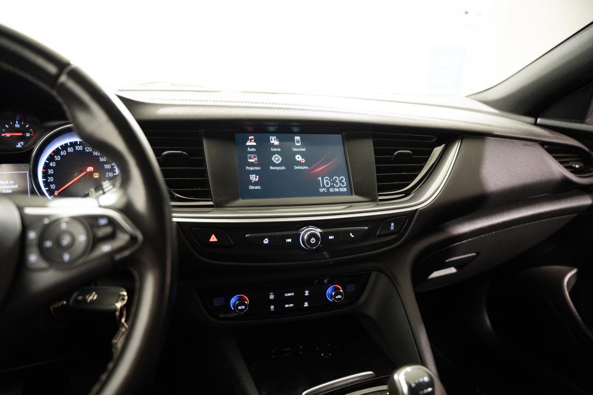 opel-insignia-sports-tourer-2021-diesel-1496cc
