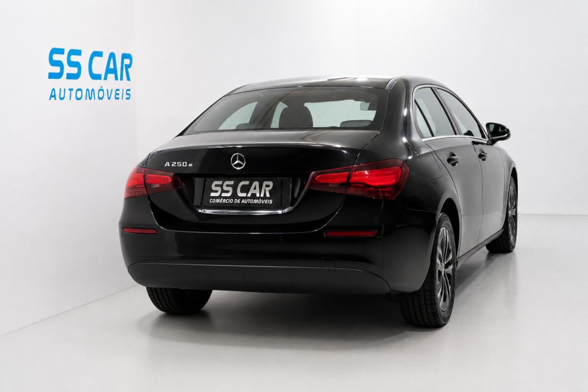 mercedes-benz-classe-a-2023-hibrido-a-gasolina-1332cc