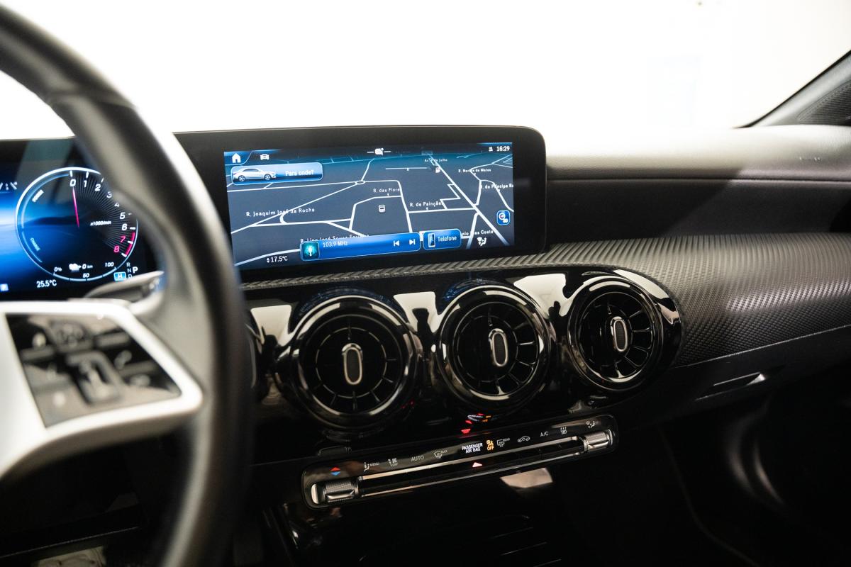 mercedes-benz-classe-a-2023-hibrido-a-gasolina-1332cc