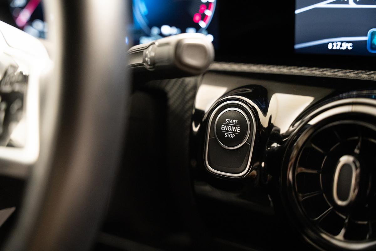 mercedes-benz-classe-a-2023-hibrido-a-gasolina-1332cc