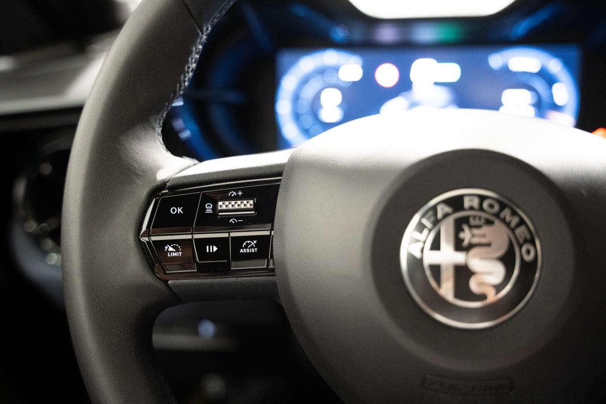 alfa-romeo-junior-2025-eletrico-500cc