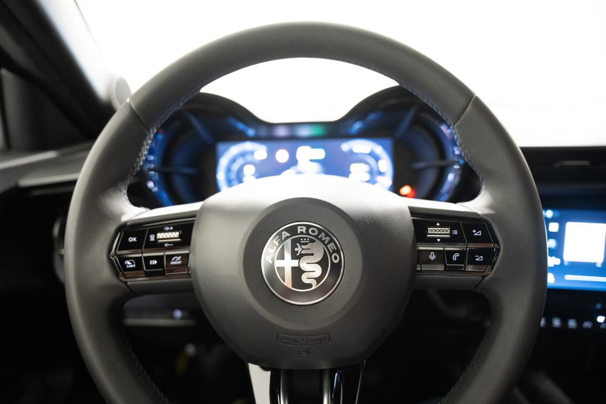 alfa-romeo-junior-2025-eletrico-500cc