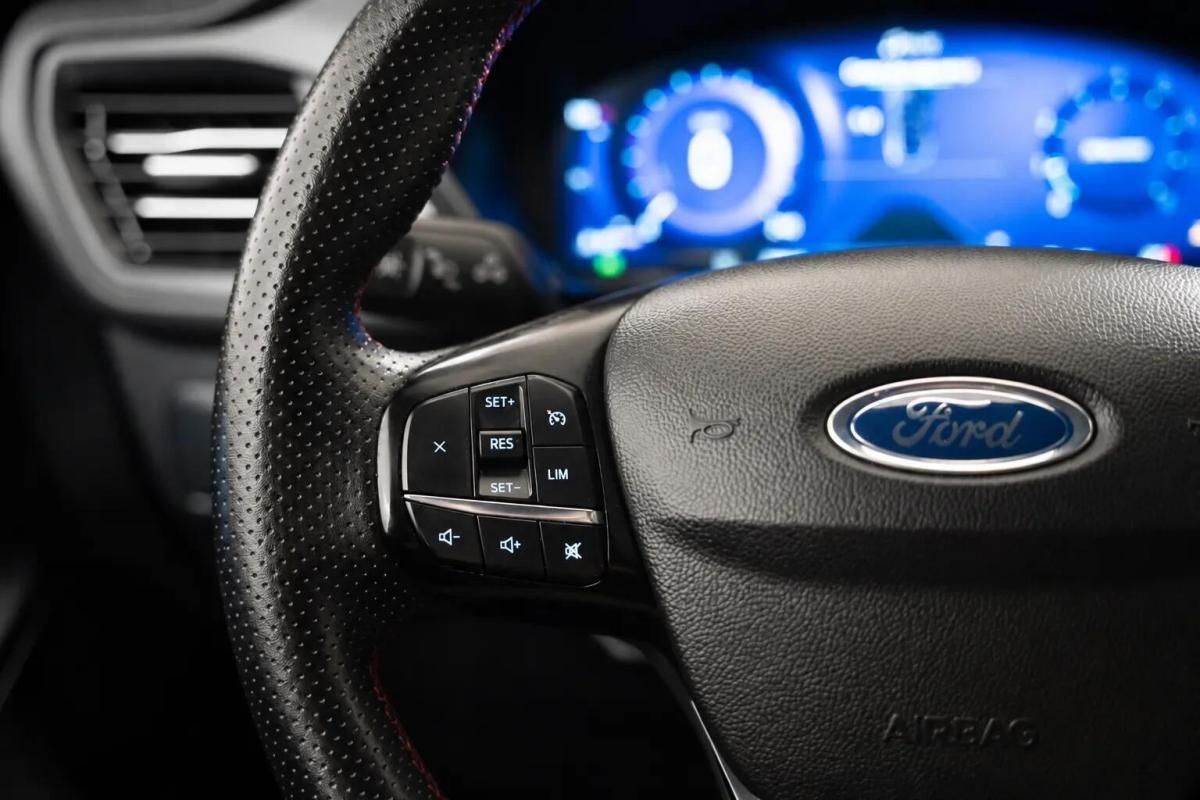 ford-kuga-2022-gasolina-1499cc