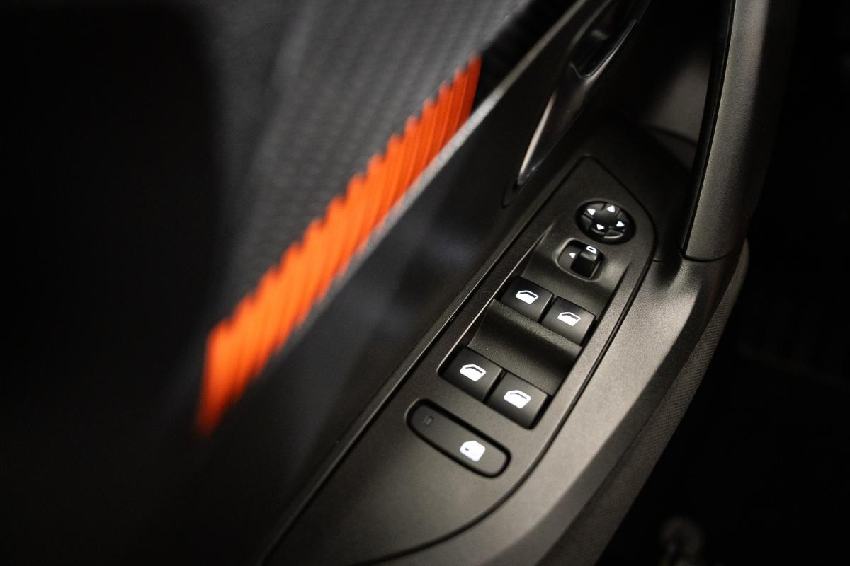 peugeot-2008-2021-gasolina-1199cc