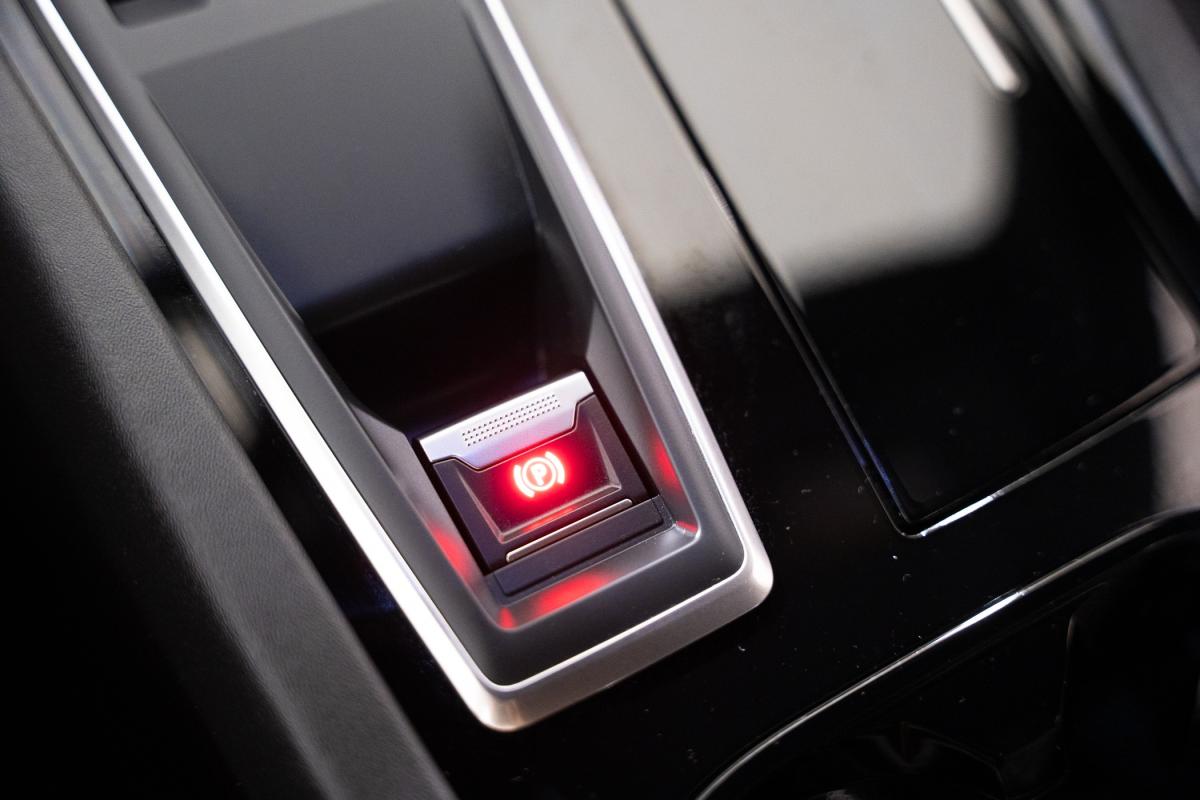 peugeot-508-sw-2023-hibrido-a-gasolina-1598cc