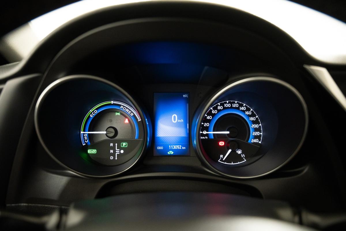 toyota-auris-touring-sports-2016-hibrido-a-gasolina-1798cc