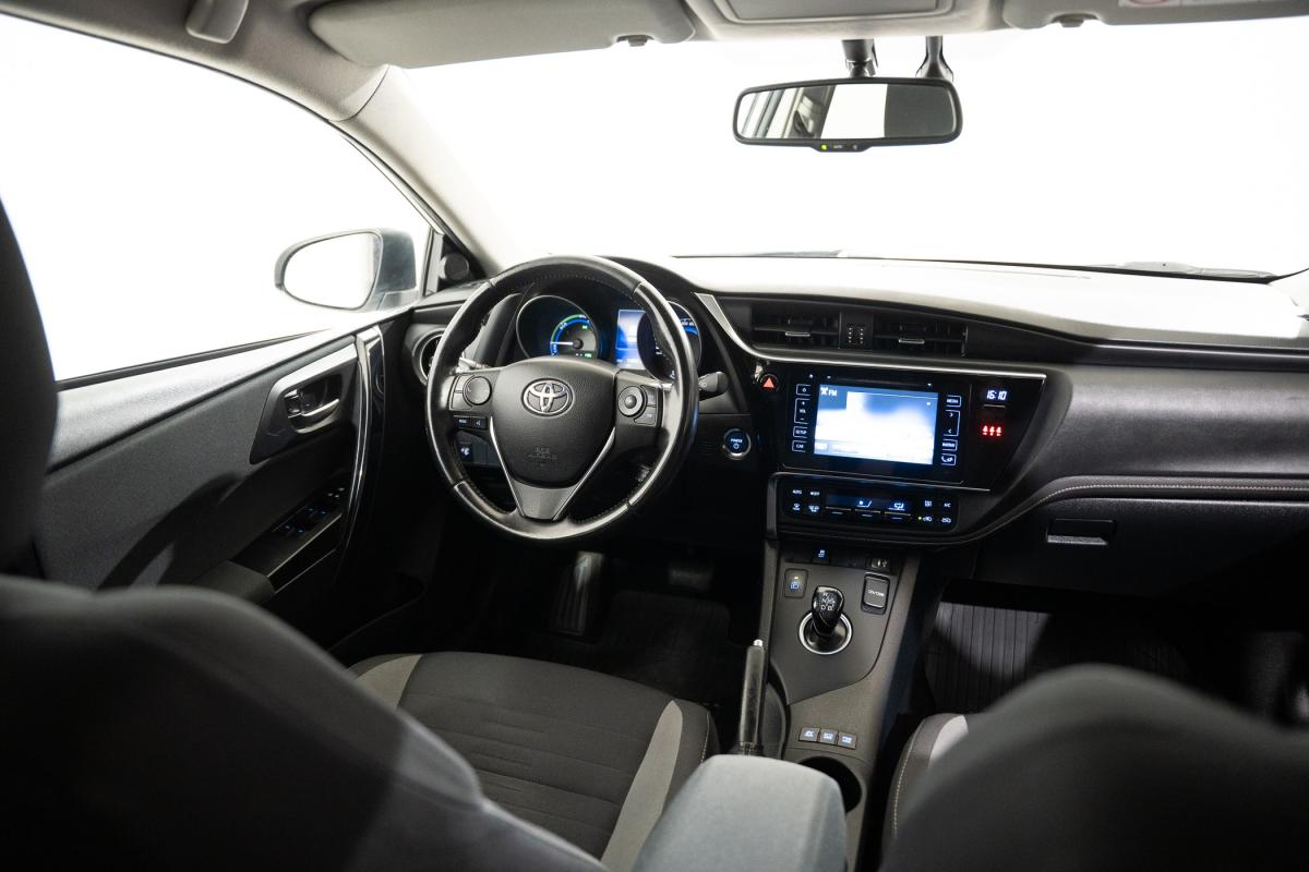 toyota-auris-touring-sports-2016-hibrido-a-gasolina-1798cc