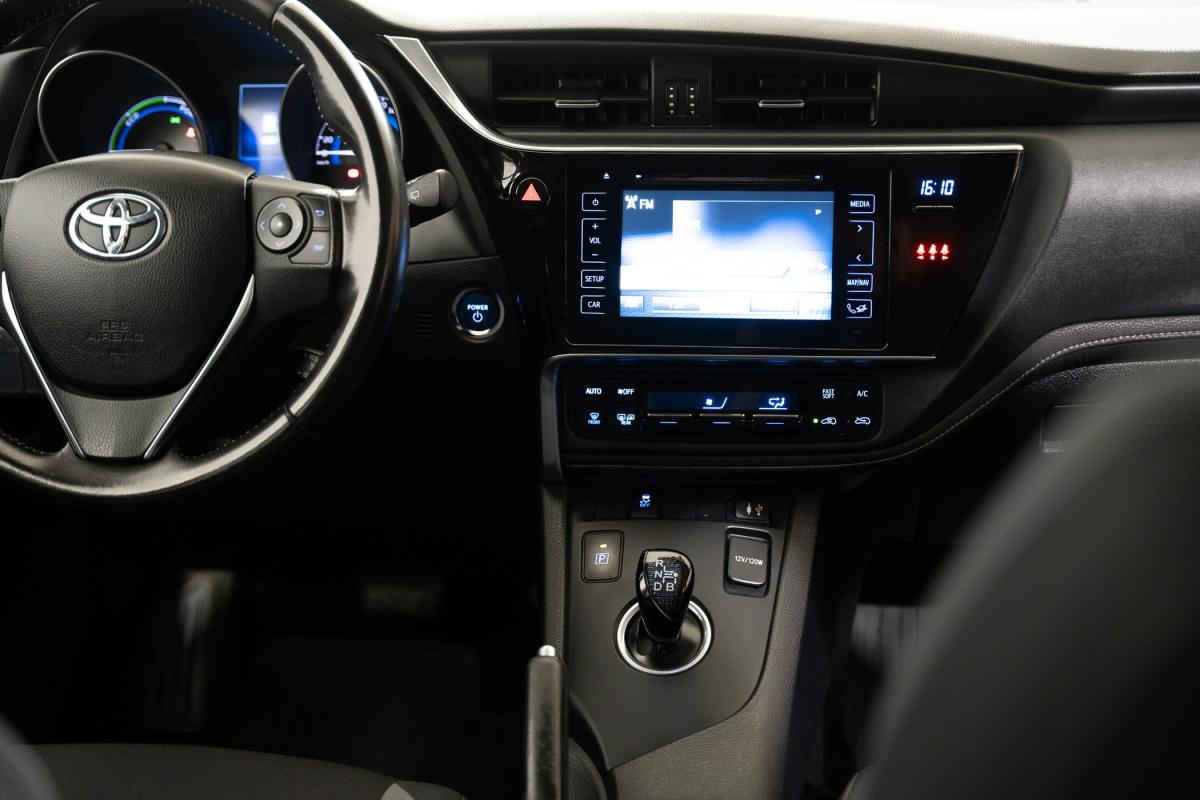 toyota-auris-touring-sports-2016-hibrido-a-gasolina-1798cc
