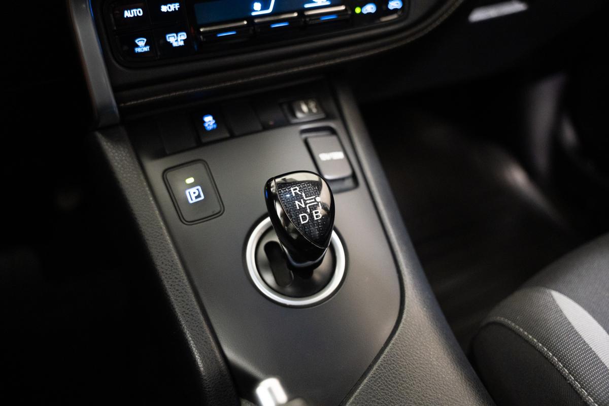 toyota-auris-touring-sports-2016-hibrido-a-gasolina-1798cc