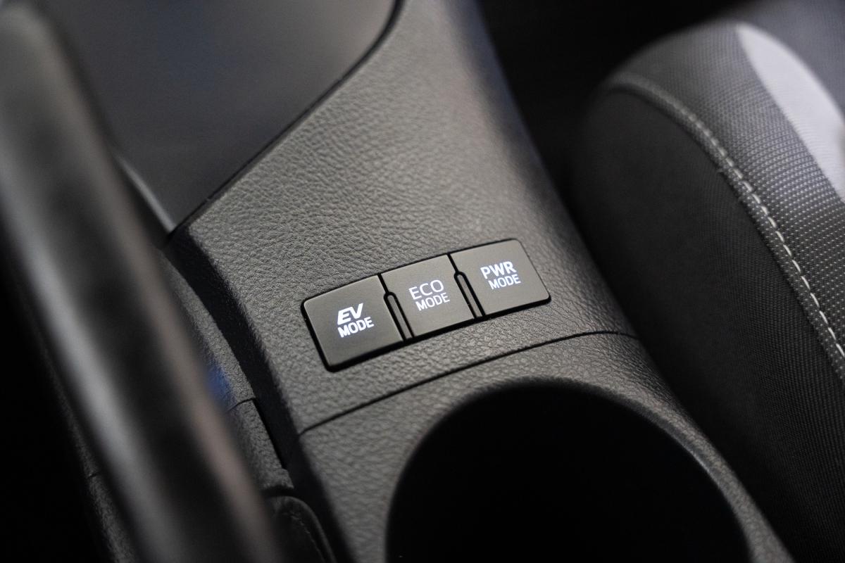 toyota-auris-touring-sports-2016-hibrido-a-gasolina-1798cc