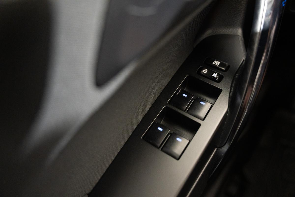 toyota-auris-touring-sports-2016-hibrido-a-gasolina-1798cc