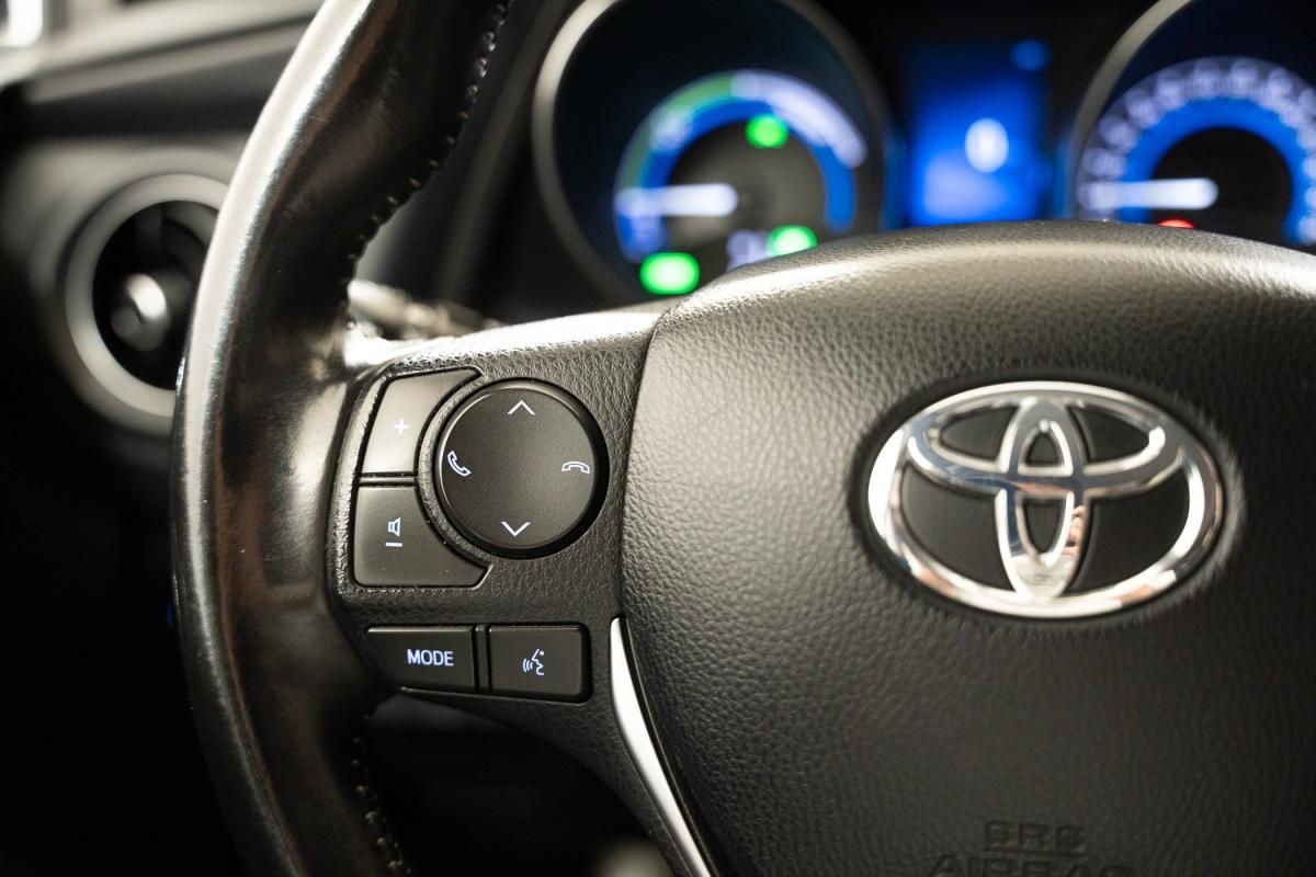 toyota-auris-touring-sports-2016-hibrido-a-gasolina-1798cc