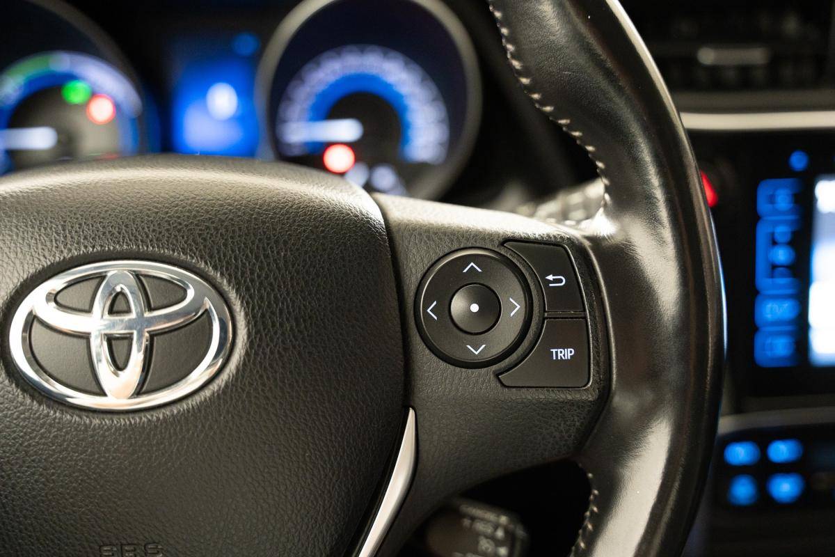 toyota-auris-touring-sports-2016-hibrido-a-gasolina-1798cc