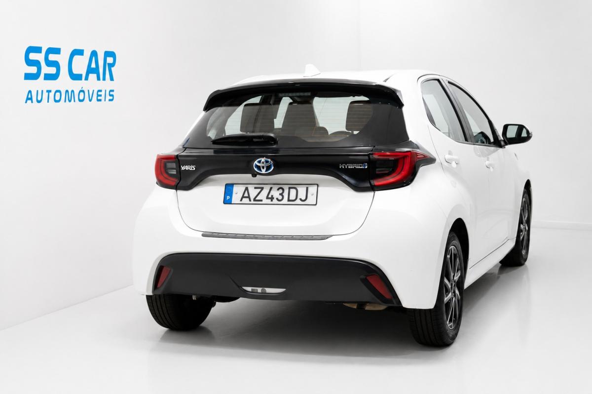 toyota-yaris-2022-hibrido-a-gasolina-1490cc