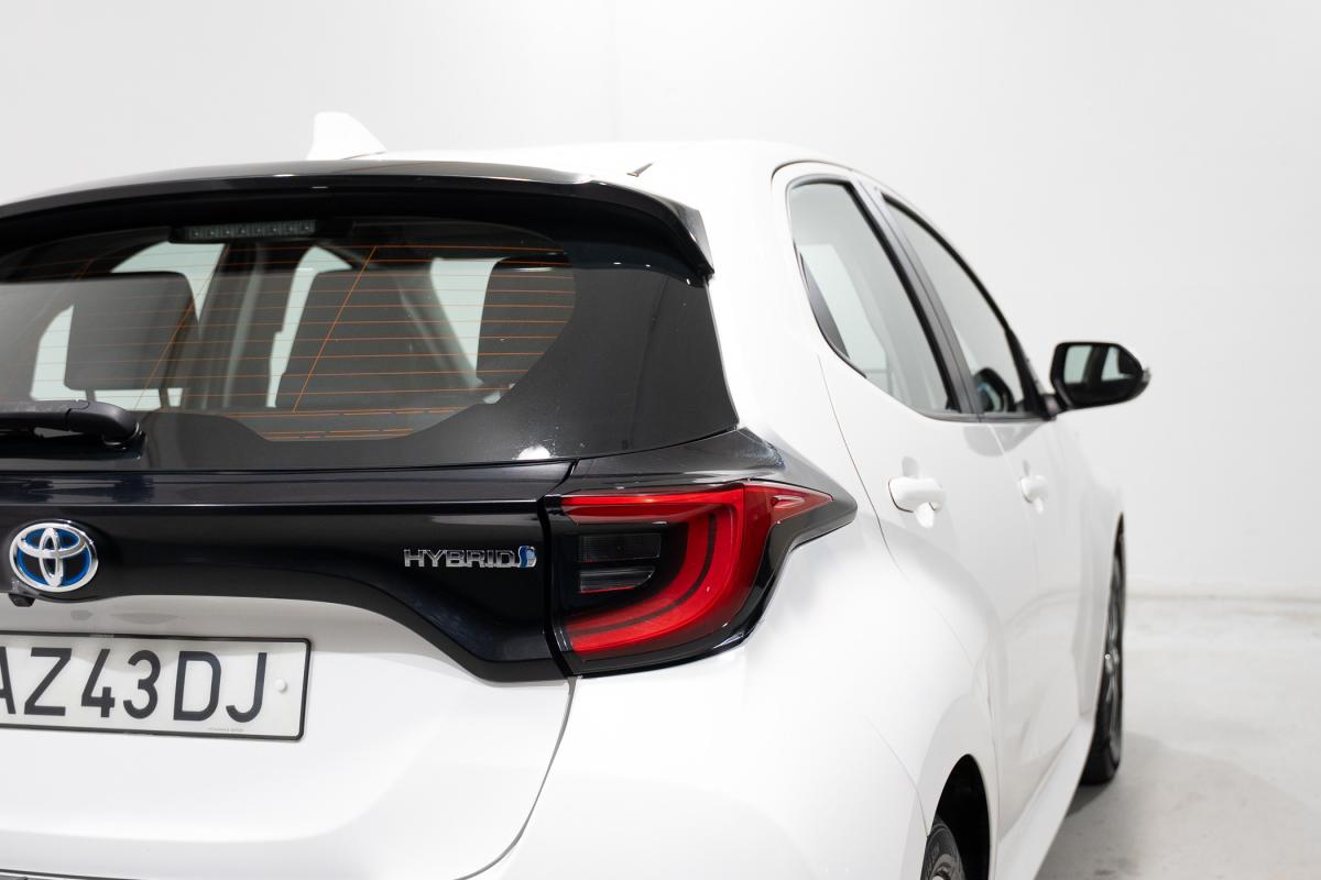 toyota-yaris-2022-hibrido-a-gasolina-1490cc