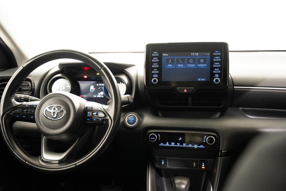 toyota-yaris-2022-hibrido-a-gasolina-1490cc