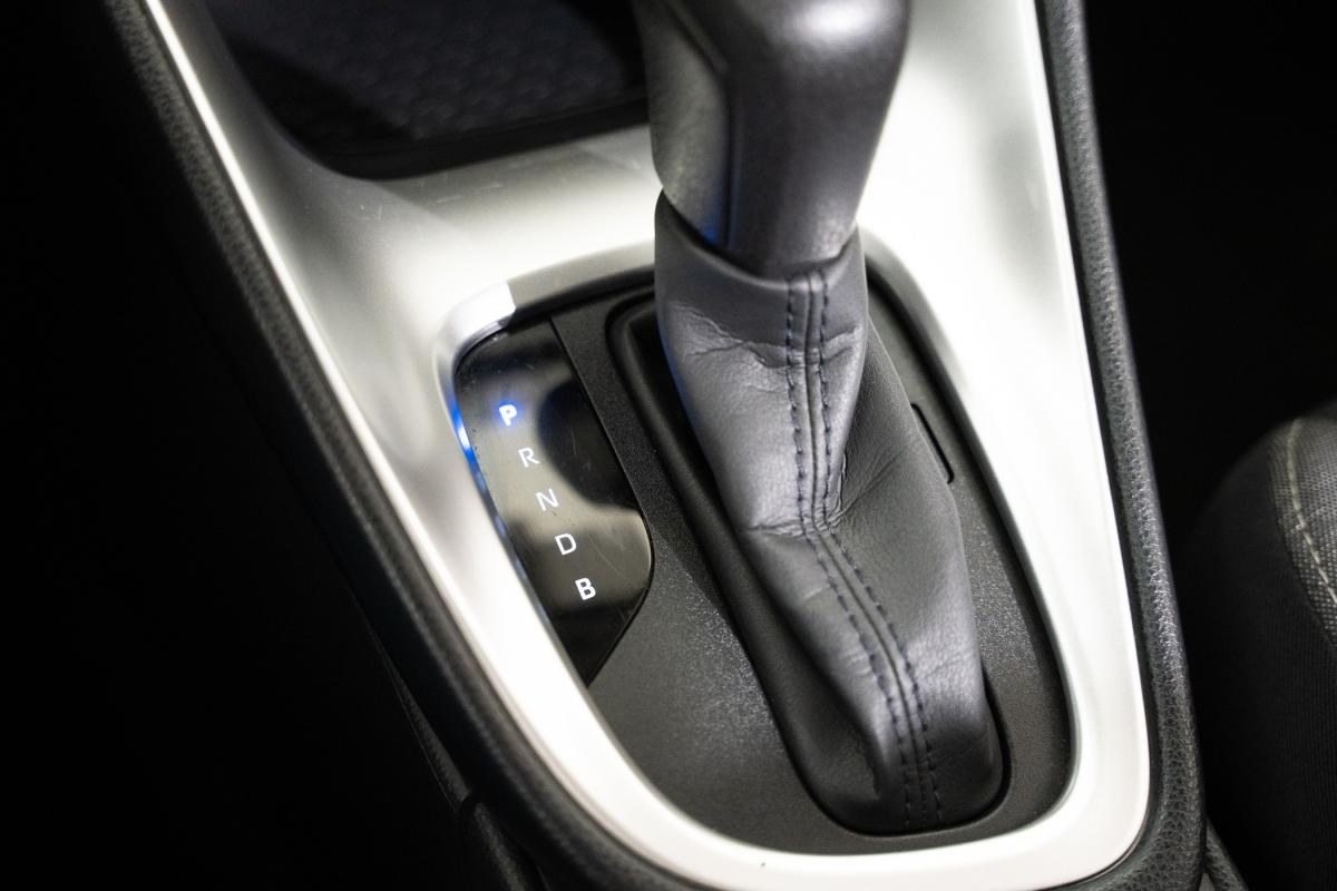 toyota-yaris-2022-hibrido-a-gasolina-1490cc