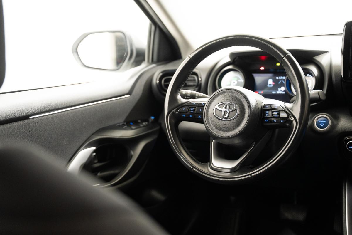toyota-yaris-2022-hibrido-a-gasolina-1490cc
