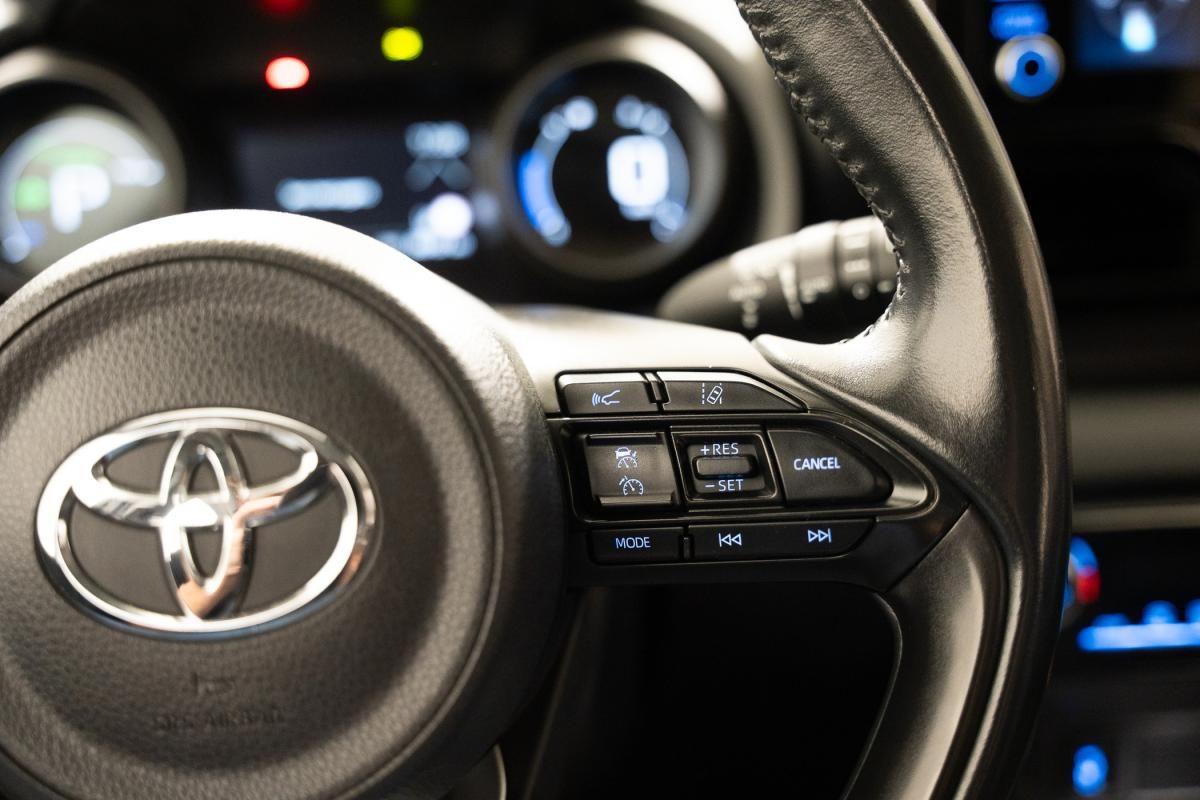 toyota-yaris-2022-hibrido-a-gasolina-1490cc