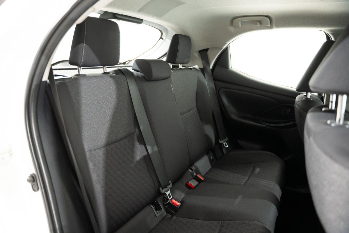 toyota-yaris-2022-hibrido-a-gasolina-1490cc