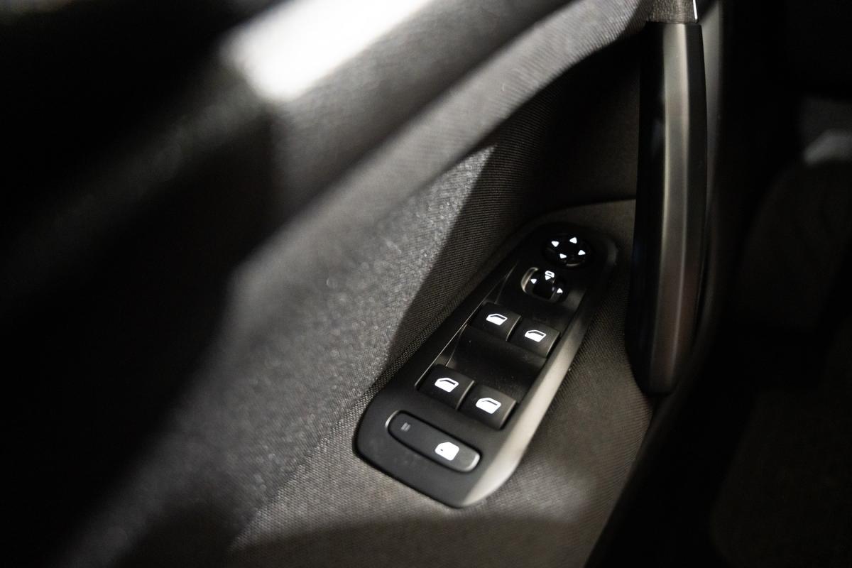 peugeot-308-2020-gasolina-1199cc