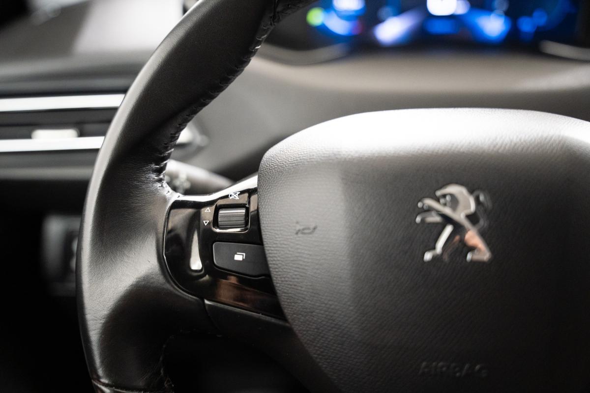 peugeot-308-2020-gasolina-1199cc