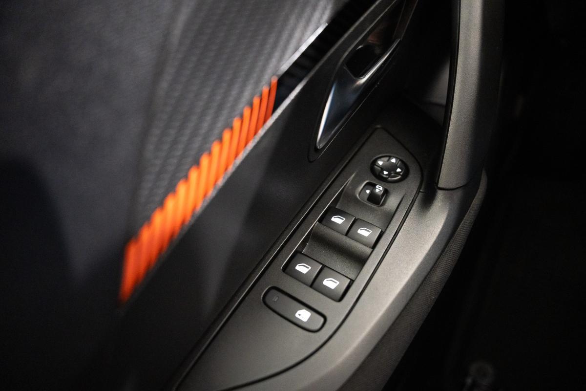 peugeot-2008-2022-gasolina-1199cc