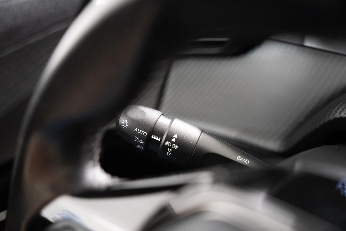 peugeot-2008-2022-gasolina-1199cc
