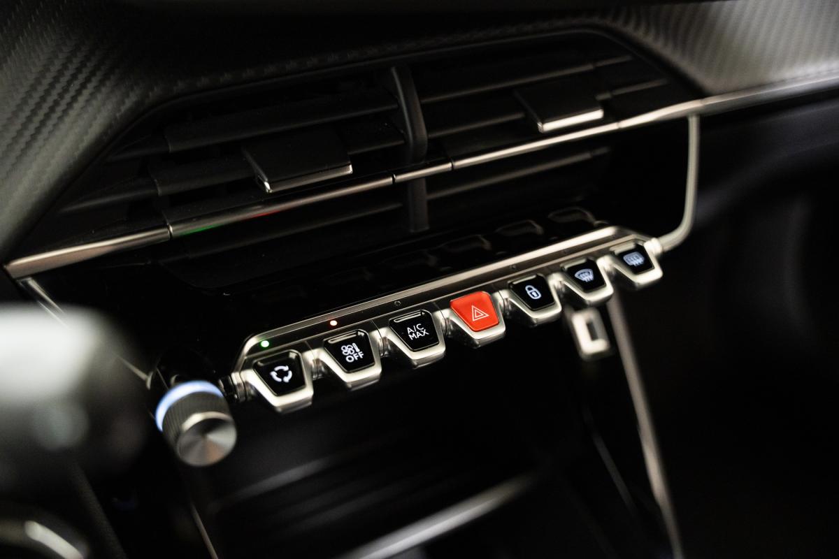 peugeot-2008-2022-gasolina-1199cc