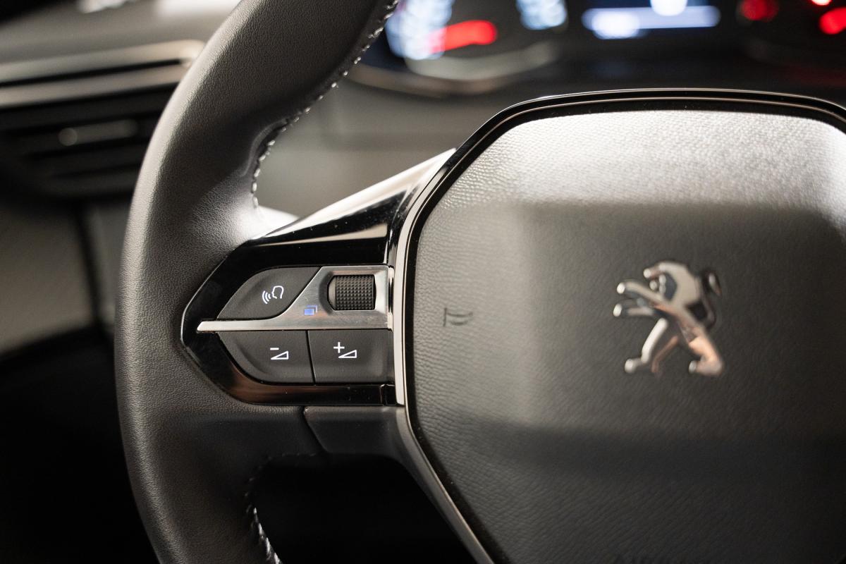 peugeot-2008-2022-gasolina-1199cc