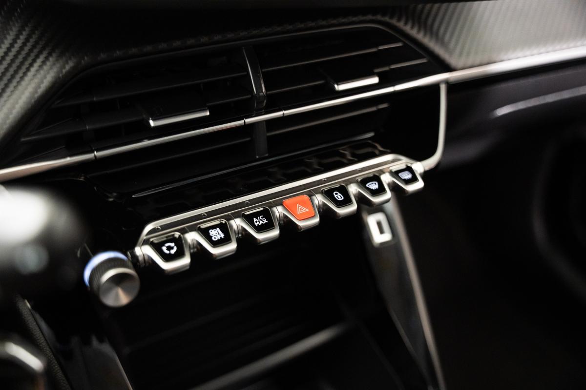 peugeot-208-2021-gasolina-1199cc
