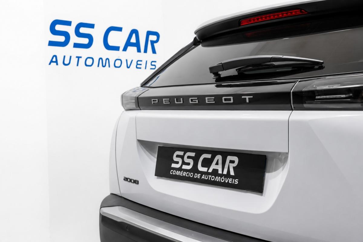 peugeot-2008-2023-gasolina-1199cc