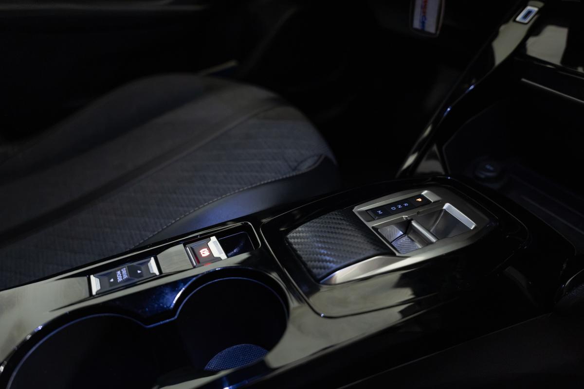 peugeot-2008-2023-gasolina-1199cc
