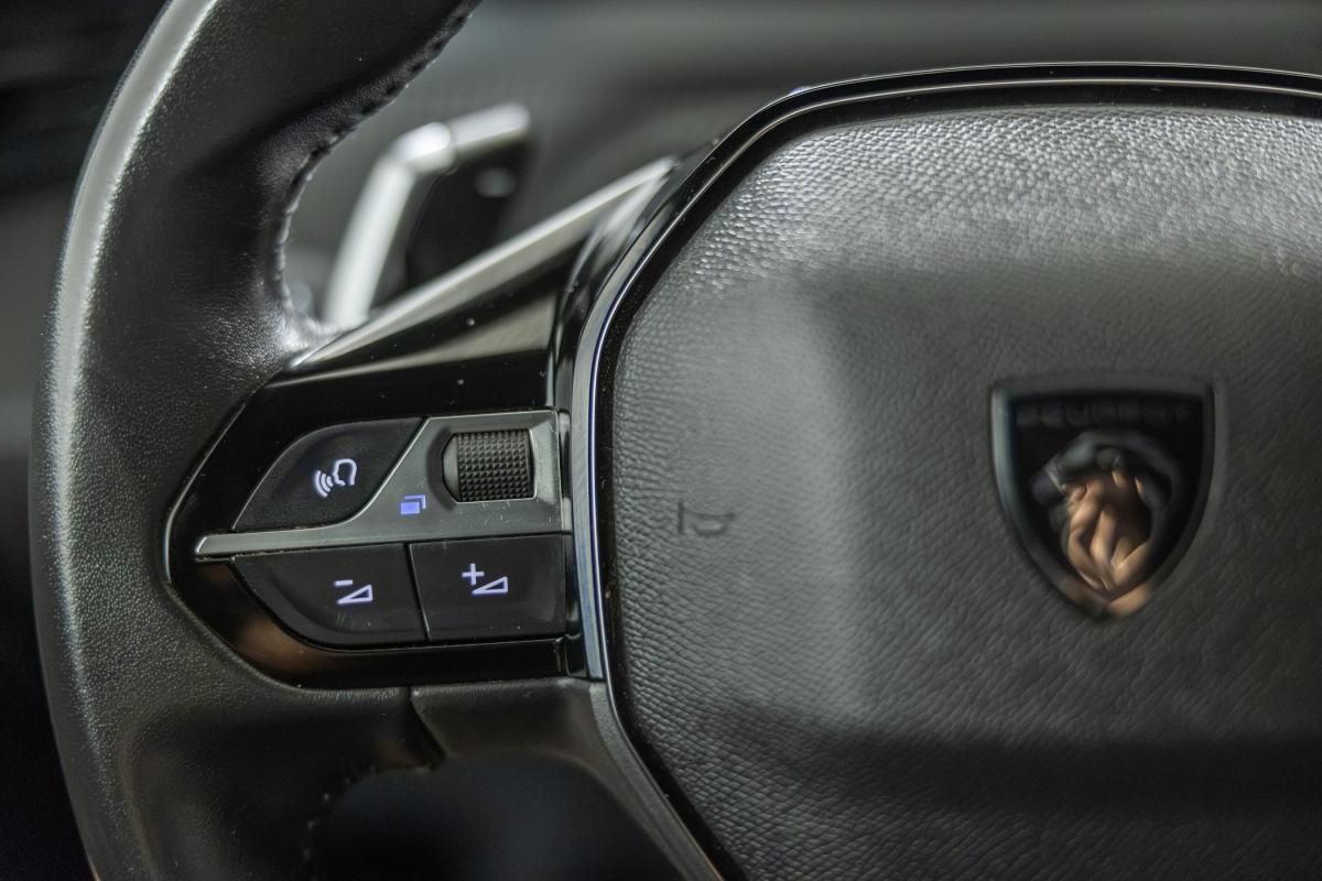 peugeot-2008-2023-gasolina-1199cc