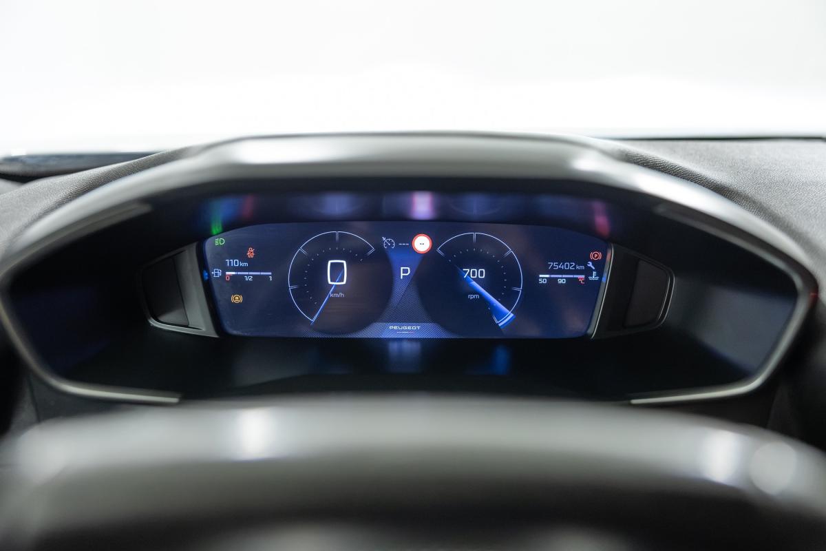 peugeot-2008-2023-gasolina-1199cc