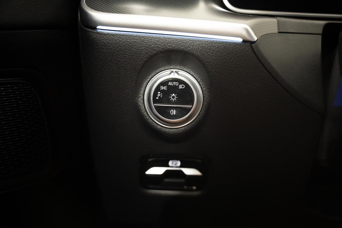 mercedes-benz-classe-c-2023-hibrido-a-gasolina-1999cc